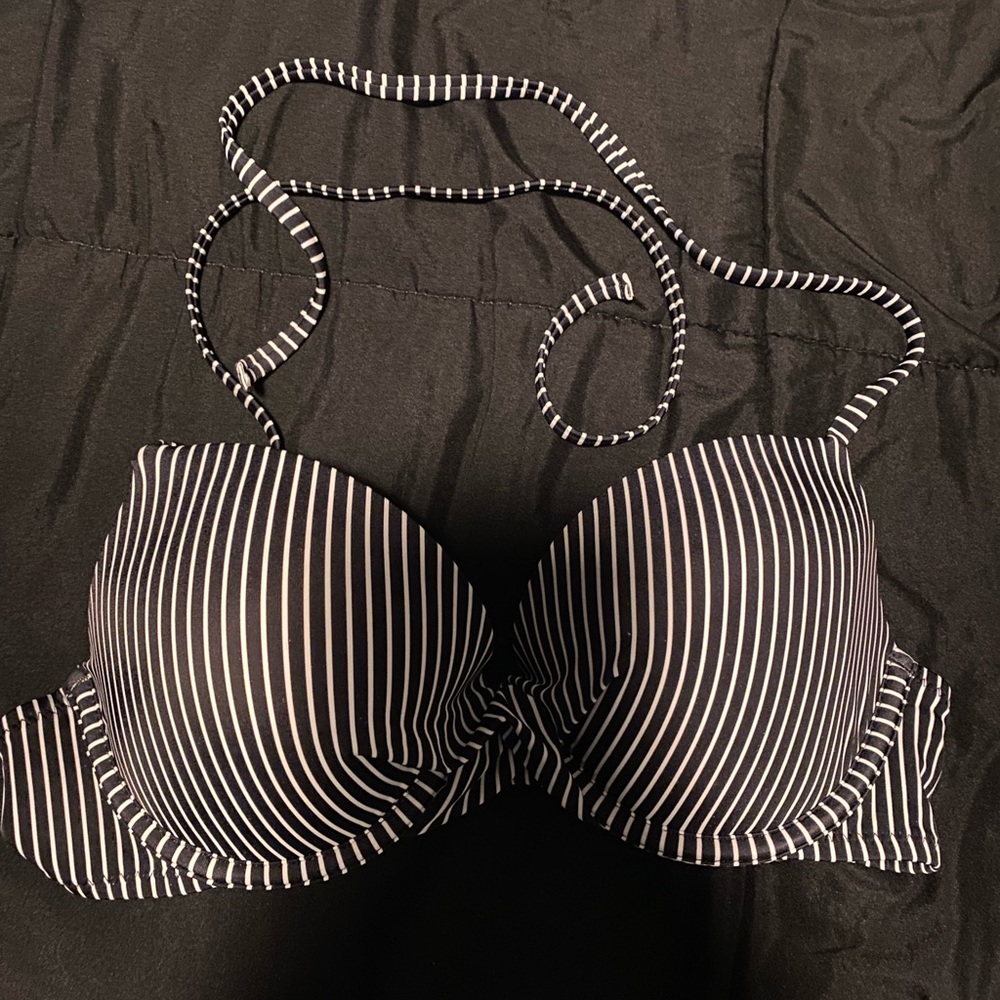 Shade & Shore Bikini Top Black & White Striped 34C